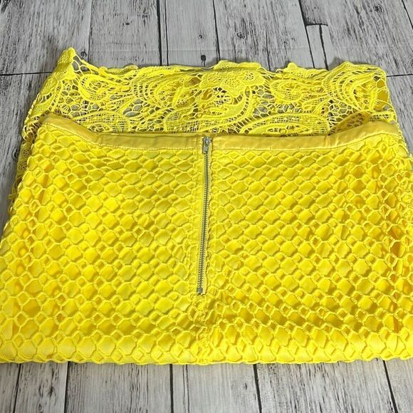 The Clothing Company Women's Geo Crochet Lined Yellow Midi Pencil Skirt Sz M NWT - Picture 5 of 10